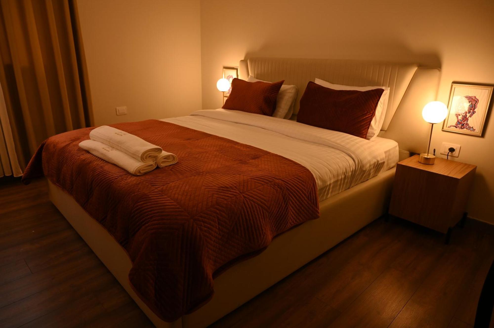 Niche Boutique Hotel Тирана Экстерьер фото