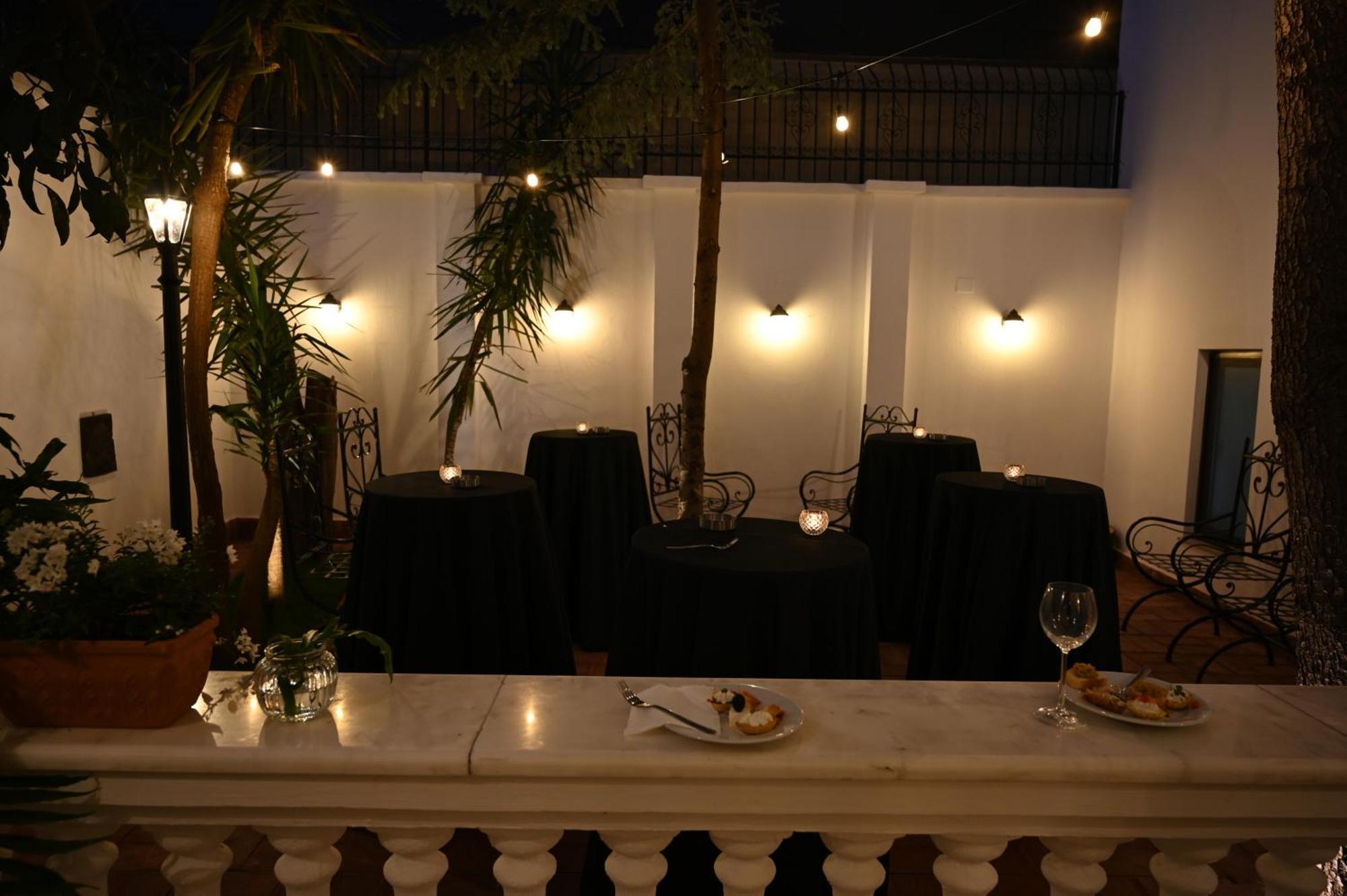 Niche Boutique Hotel Тирана Экстерьер фото