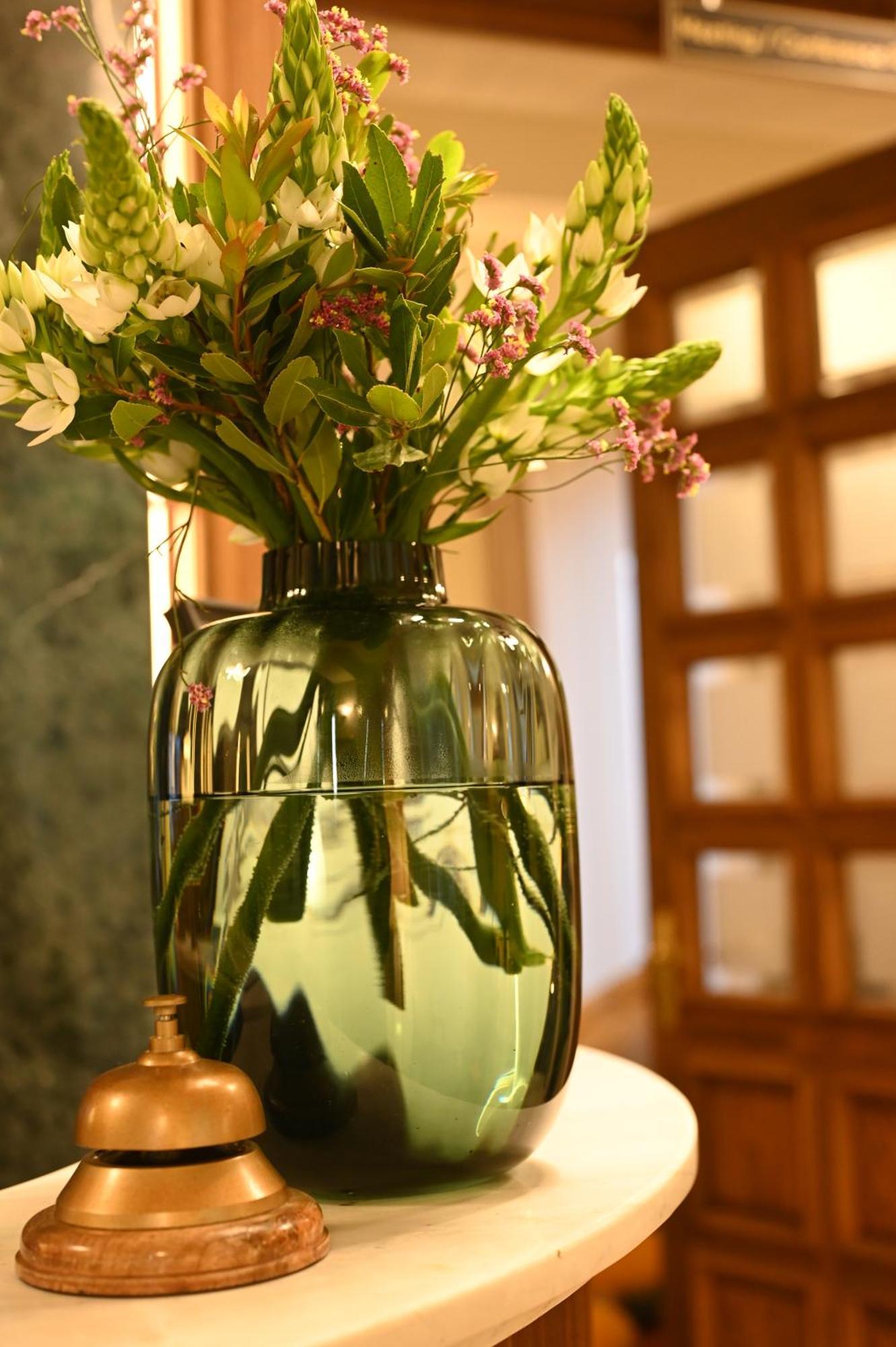 Niche Boutique Hotel Тирана Экстерьер фото