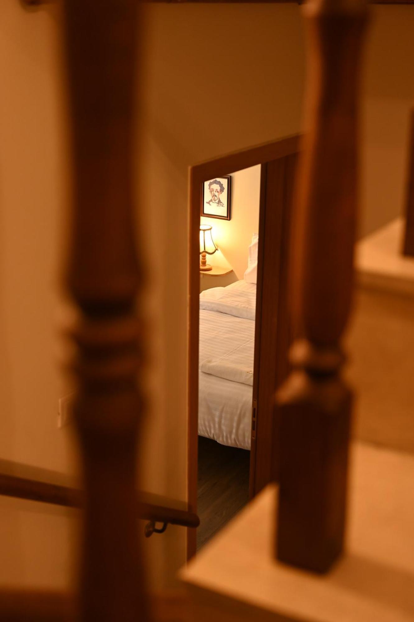 Niche Boutique Hotel Тирана Экстерьер фото