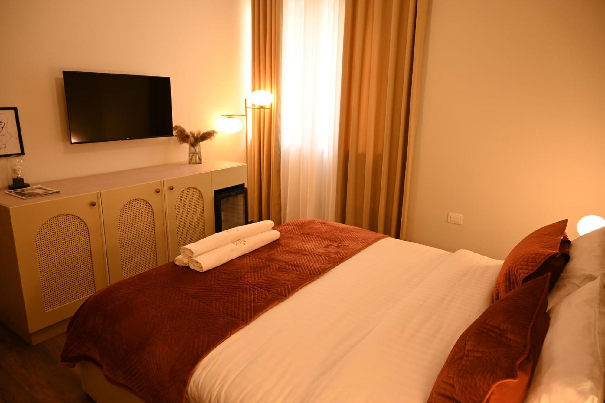Niche Boutique Hotel Тирана Экстерьер фото